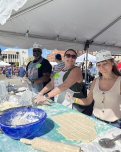 volunteers prepping food